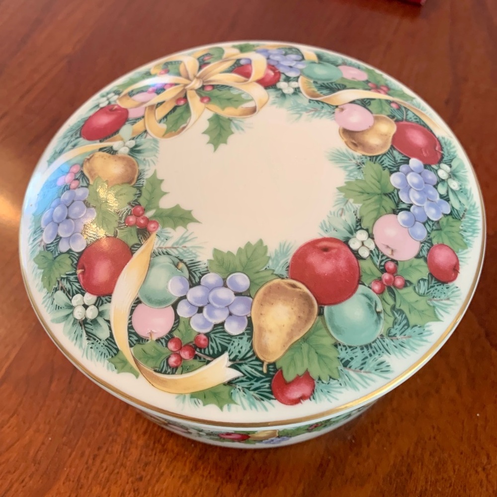 Mikasa Ceramic Holiday Candy/Trinket Dish